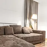 Budget 2Br Apartment Well Connected To The Whole City