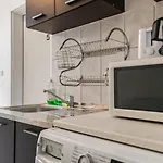 Budget 2Br Apartment Well Connected To The Whole City