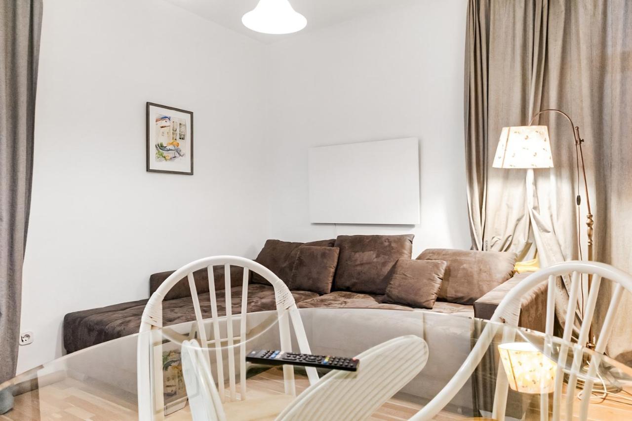 Apartment Budget 2br Well Connected To The Whole Wien